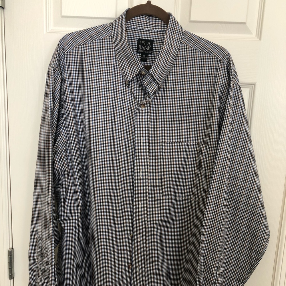 Jos A Bank multi color traveler shirt. XL.